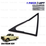 ยางสามเหลี่ยมขอบกระจก ข้างซ้าย 1 ชิ้น สีดำ สำหรับ Datsun/Nissan 1300 521 521 ปี 1966-1972